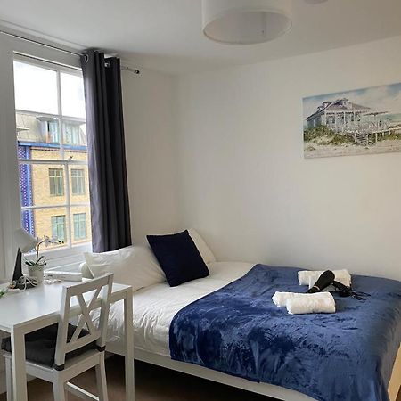 Comfy Private Rooms In Camden Town, Central London Exterior photo