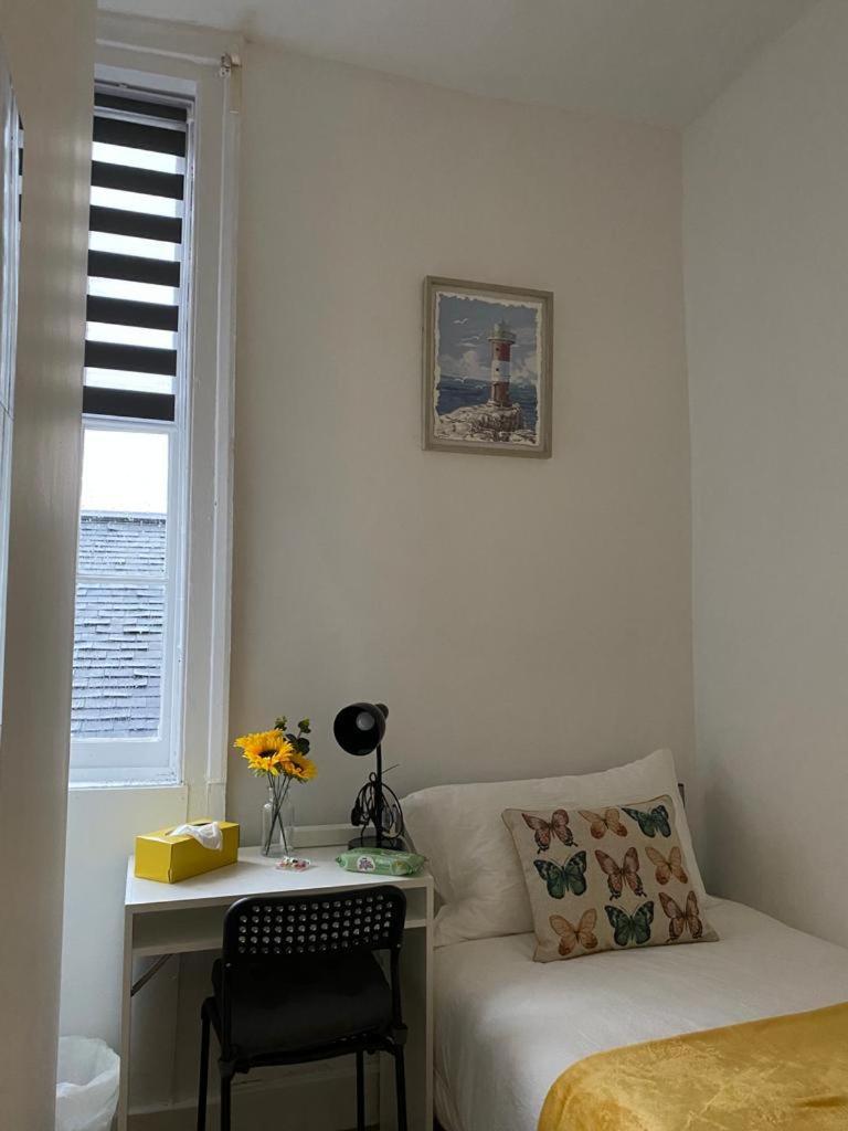 Comfy Private Rooms In Camden Town, Central London Exterior photo